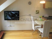 Pronájem vybaveného zděného bytu 2+kk, 45 m2, ul. Masarykova, Hluboká nad Vlt., terasa, lze i parking, cena 14490 CZK / objekt / měsíc, nabízí 