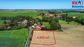 Prodej pozemku 4.405 m2 pro výstavbu rodinných domů v Horních Jelčanech, části obce Bečváry, cena cena v RK, nabízí