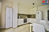 Pronájem bytu 2+1 s dvěmi lodžiemi - 59 m2 - Praha Vršovice, cena 25000 CZK / objekt / měsíc, nabízí RK BOHEMIA s.r.o