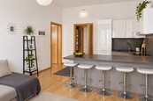 Pronájem zařízeného bytu s balkonem: Praha 2 - Vinohrady, Korunní, cena 30000 CZK / objekt / měsíc, nabízí 