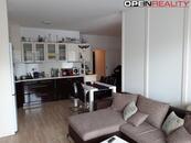 Pronájem bytu v 2+kk s terasou, cena 19000 CZK / objekt / měsíc, nabízí 