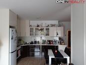 Pronájem bytu v 2+kk s terasou, cena 19000 CZK / objekt / měsíc, nabízí 