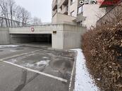 Pronájem parkovacího stání na ulici Kigginsova, cena 1500 CZK / objekt / měsíc, nabízí 