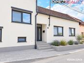 Dvě domácnosti pod jednou střechou, terasa a zahrada rodinný dům v Nesovicích, pozemek 688 m², cena 2990000 CZK / objekt, nabízí 