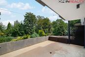 Vila SCALA - prostorný nový velmi pěkný VIP byt 2+kk se dvěma terasami a s výhledem na řeku, cena 9400000 CZK / objekt, nabízí OPENREALITY, realitní kancelář, s.r.o.