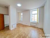 Prostějov, Poděbradovo nám., byt 1+kk pronájem 9.000,- Kč + energie, cena 9000 CZK / objekt / měsíc, nabízí 