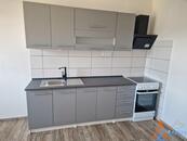 Nabízíme dlouhodobý pronájem bytové jednotky, 3+1/L, v ulici V Sídlišti 390, Děčín, po rekonstrukci, cena 11000 CZK / objekt / měsíc, nabízí 