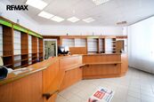 Pronájem obchodních prostor - ordinace, lékárna, prodejna, cena 45000 CZK / objekt / měsíc, nabízí RE/MAX Centrum, Ostrava