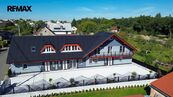 Pronájem bytu 3+1 v rodinném domě včetně 2 parkovacích stání, ulice Hrabek, Ostrava - Plesná, cena 42000 CZK / objekt / měsíc, nabízí RE/MAX Centrum, Ostrava