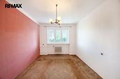 Prostorný byt 4+1 s garáží, balkonem, půdou a třemi sklepy v Hlučíně, cena 5200000 CZK / objekt, nabízí 