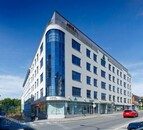 Pronájem obchodního prostoru (14,1 m2), ul. Na Žertvách , Praha 8 - Libeň, cena 390 CZK / m2 / měsíc, nabízí 
