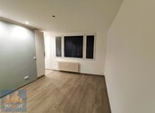 Pronájem atraktivního zrekonstruovaného bytu 1+1 (30 m2), Kladno - Kročehlavy, V Bažantnici, cena 12500 CZK / objekt / měsíc, nabízí 