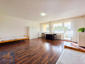 Pronájem prostorného pokoje (30 m2), Praha 8 - Čimice, ul. Jestřebická, cena 14000 CZK / objekt / měsíc, nabízí 