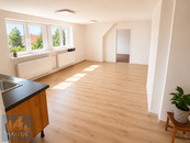 Pronájem prostorného bytu 4+kk s balkonem a parkováním - Senohraby, cena 24000 CZK / objekt / měsíc, nabízí 