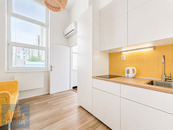 Moderní mezonetový ateliér v centru Prahy - Lublaňská, Praha 2 - Vinohrady, cena 16500 CZK / objekt / měsíc, nabízí 