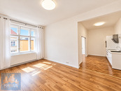 Pronájem světlého bytu 2+kk s balkonem, Praha 6 - Bubeneč, ul. Dr. Zikmunda Wintra, cena 32000 CZK / objekt / měsíc, nabízí Maxxus reality