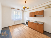 Pronájem bytu 2+kk (44 m2) ve snížením přízemí, Praha 5 - Košíře, ul. Lovčenská, cena 17000 CZK / objekt / měsíc, nabízí Maxxus reality