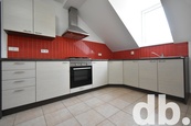 Pronájem bytu 2+1, 45m2 - Karlovy Vary, Moskevská ul., cena 12000 CZK / objekt / měsíc, nabízí