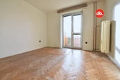 Prostorný byt 2+1 s balkonem a dvěma sklepy, 64 m2, Ostrov, Borecká ul., cena 3890000 CZK / objekt, nabízí 