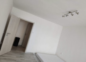 pronajmu 1+1 s lodžií, cena 14000 CZK / objekt / měsíc, nabízí 