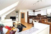 Prodej bytu 2+kk s balkonem a parkovacím stáním, cena 5990000 CZK / objekt, nabízí