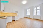 Pronájem krásného kompletně zrekonstruovaného bytu o dispozici 2+kk na ul. Bezručova ve Šternberku, cena 11500 CZK / objekt / měsíc, nabízí 