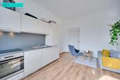 Pronájem slunného bytu 2+1 s balkonem, šatnou a sklepem | Rooseveltova, Olomouc, cena 14900 CZK / objekt / měsíc, nabízí 