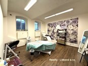 Nebytové prostory vhodné na kosmetiku nebo kadeřnictví, cena 6800 CZK / objekt / měsíc, nabízí Reality - Lišková s.r.o.