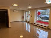 Pronájem, Prostory a objekty pro obchod a služby, Karlovy Vary, cena 11183 CZK / objekt / měsíc, nabízí REAL ESTATE CZECH REPUBLIC a.s.