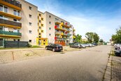 Pronájem parkovacího stání v areálu bytového domu Tyto Alba, sídl. Vltava, cena 1000 CZK / objekt / měsíc, nabízí 