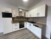 Pronájem bytu 2+kk ve 2.NP s terasou 22m2, rezidence DLOUHÁ LOUKA 1.etapa, cena 18500 CZK / objekt / měsíc, nabízí HANZLÍKOVÁ REALITY s.r.o.
