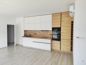 Pronájem novostavby bytu 3+kk s terasou a parkovacím stáním, U Parku, Hluboká nad Vlt., cena 26000 CZK / objekt / měsíc, nabízí 