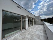 Pronájem novostavby bytu 3+kk s terasou a parkovacím stáním, U Parku, Hluboká nad Vlt., cena 26000 CZK / objekt / měsíc, nabízí 