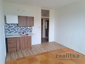 Pronájem bytu 1+kk, 21m2, Opava, ul. Edvarda Beneše, cena 5300 CZK / objekt / měsíc, nabízí 