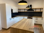 Prodej prostorného bytu 110 m2 , 4+1 se zahradou - Opava, ul. Olomoucká, cena 7400000 CZK / objekt, nabízí 