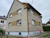 Prodej rodinného domu se dvěma byty 3+kk, garáží a zahradou - Malé Hoštice, Opava, cena 6000000 CZK / objekt, nabízí 