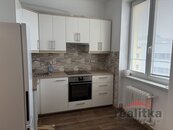 Pronájem krásného, zreknstruovaného bytu 1+1, 38m2, Opava, ul. Zámecký okruh, cena 10000 CZK / objekt / měsíc, nabízí 1. opavská realitka s.r.o.