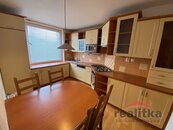 Pronájem slunného bytu 65 m2, 3+1, Opava, ul. Antonína Sovy, cena 14000 CZK / objekt / měsíc, nabízí 