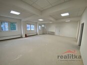Pronájem nebytových prostor 80 m2, Válečkova ul., Opava-Kateřinky, cena 20000 CZK / objekt / měsíc, nabízí 1. opavská realitka s.r.o.