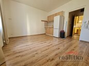 Pronájem bytu 1+kk, 22 m2, ul. Slámova, Opava - Předměstí, cena 6900 CZK / objekt / měsíc, nabízí 