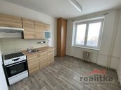 Pronájem slunného bytu 1+1, 38 m2, Bílovecká ul., Opava, cena 8500 CZK / objekt / měsíc, nabízí 