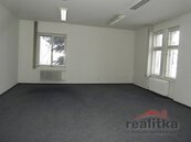 Pronájem nebytových prostor - kanceláře 220 m2, ul. Husova, Opava, cena 100 CZK / m2 / měsíc, nabízí 1. opavská realitka s.r.o.