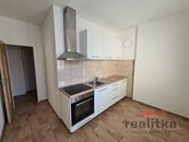 Pronájem hezkého bytu 2+1, 56m2 s balkónem a parkováním před domem, Opava, ul. Pekařská, cena 12500 CZK / objekt / měsíc, nabízí 