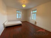 Pronájem bytu 2+1 67 m2 se zahradou, Opava, ul. Horovo náměstí, cena 11900 CZK / objekt / měsíc, nabízí 1. opavská realitka s.r.o.