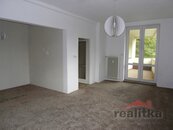 Pronájem velkého bytu 2+1, 80m2 s terasou, balkónem a parkovacím místem Opava, ul. Praskova, cena 13000 CZK / objekt / měsíc, nabízí 