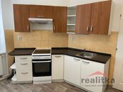 Pronájem bytu 1+1 44 m2 s menším balkonem, Opava, ul. nám. Svaté Trojice, cena 10000 CZK / objekt / měsíc, nabízí 