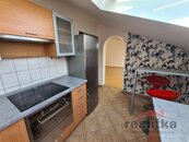Pronájem podkrovního bytu 2+1, 50m2, Opava, ul. U Fortny, cena 9000 CZK / objekt / měsíc, nabízí 1. opavská realitka s.r.o.