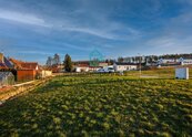 Plně zasíťovaný pozemek - Dubné, cena 5500 CZK / m2, nabízí Atkinson & Partners s.r.o.