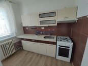 Pronájem zděného bytu 2+kk se společnou zahradou Rožnov, cena 10700 CZK / objekt / měsíc, nabízí 