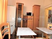 Pronájem bytu 1+1 s komorou Komenského ul., cena 13500 CZK / objekt / měsíc, nabízí Krigarová Reality